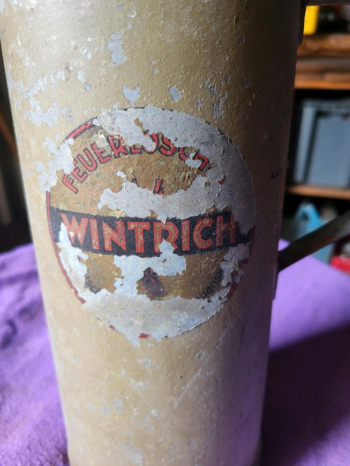 Wintrich,  Feuerlöscher antik in Schneverdingen
