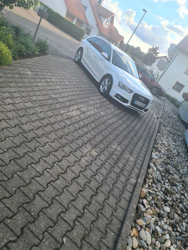 Audi A4 Avant in Fluorn-Winzeln