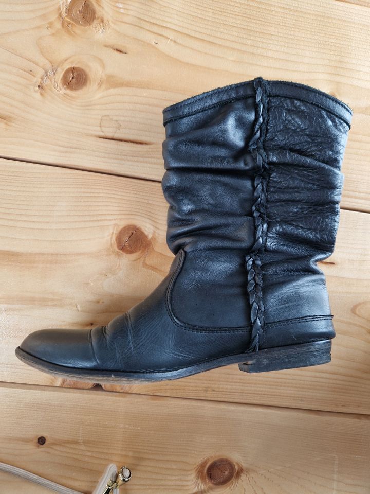 Monshow schwarze Lederstiefel Gr. 38 Boots Cowboy in Aachen