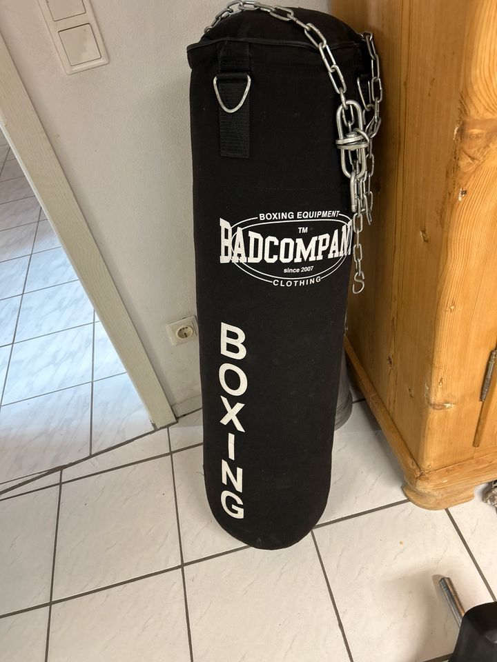 Boxsack Badcompany gefüllt in Bad Abbach