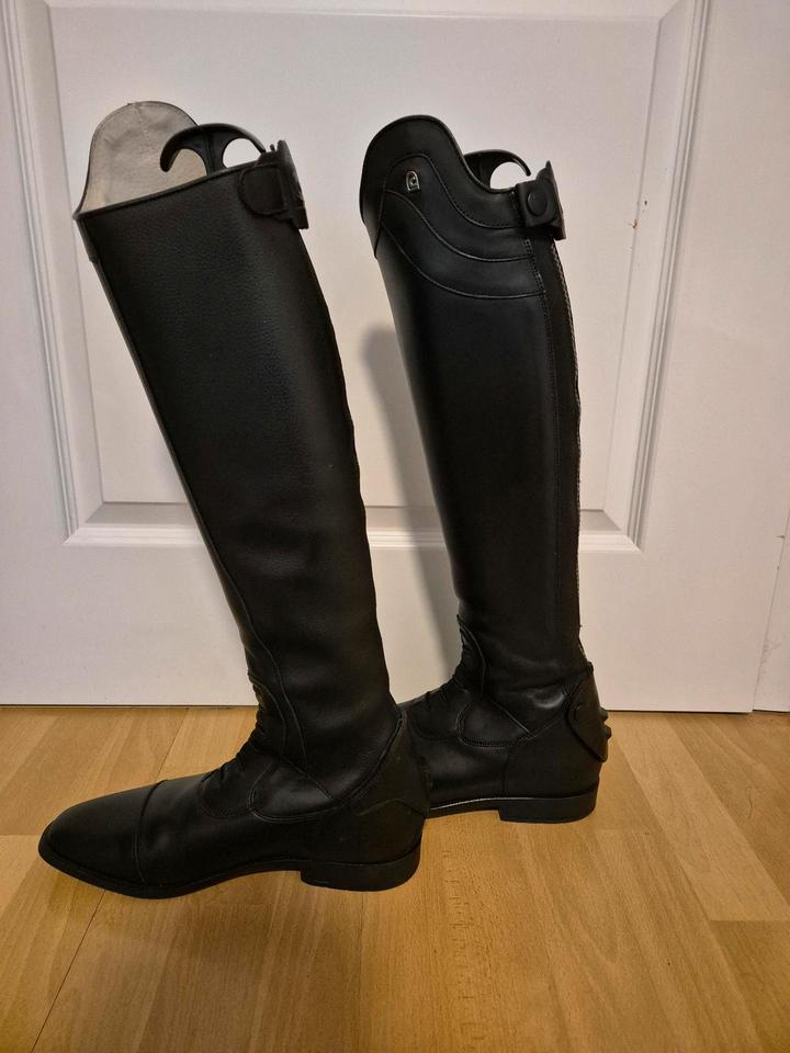 Fast NEU Cavallo Linus Slim Jump 7-7 1/2 51 (49,5) 34 schwarz in Mülheim (Ruhr)