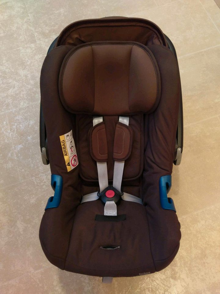 Babyschale Auto Britax Römer Baby-Safe plus SHR 2 mit Isofix Base in Kastl b Kemnath