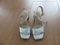 Bellucci Sandalen Silber Glitzer Hochzeit Gr. 37  NEU Brandenburg - Burg (Spreewald) Vorschau