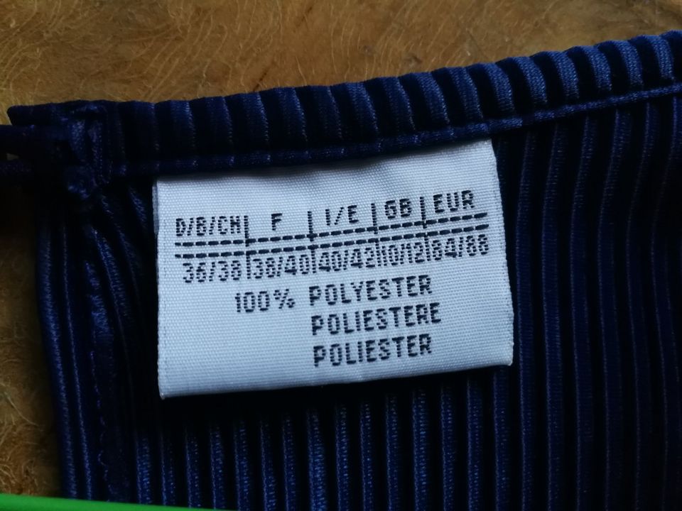 Shirt *blau *leicht glänzend *ca. S/M (36/38) *Schlupfbluse in Hamburg