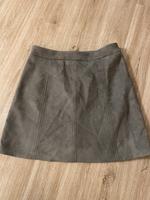 edc Wildleder Rock  Minirock xs 36 top Zustand grau Nordrhein-Westfalen - Neuenrade Vorschau