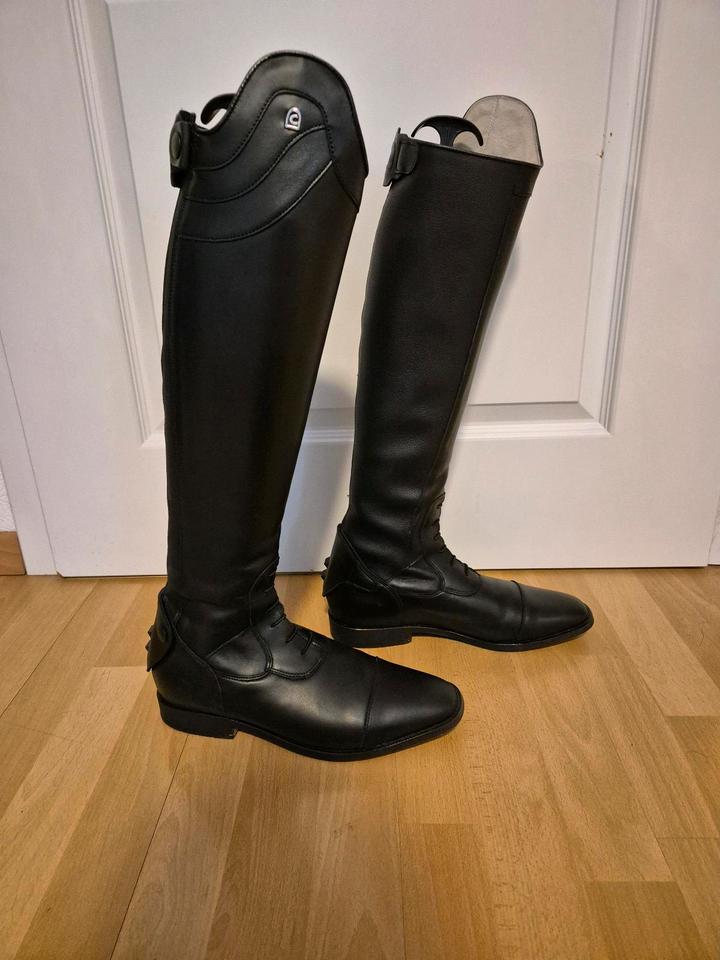 Fast NEU Cavallo Linus Slim Jump 7-7 1/2 51 (49,5) 34 schwarz in Mülheim (Ruhr)