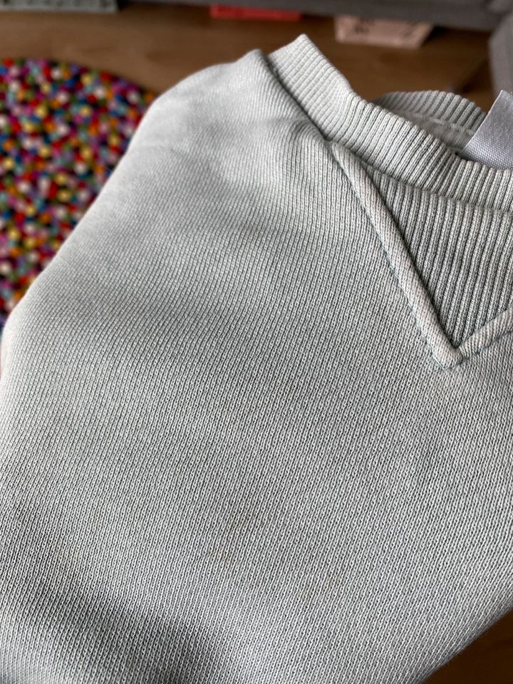 lässiger ZARA Pullover SWEATER pastell türkis Gr. 80 / 9-12 M in Hamburg