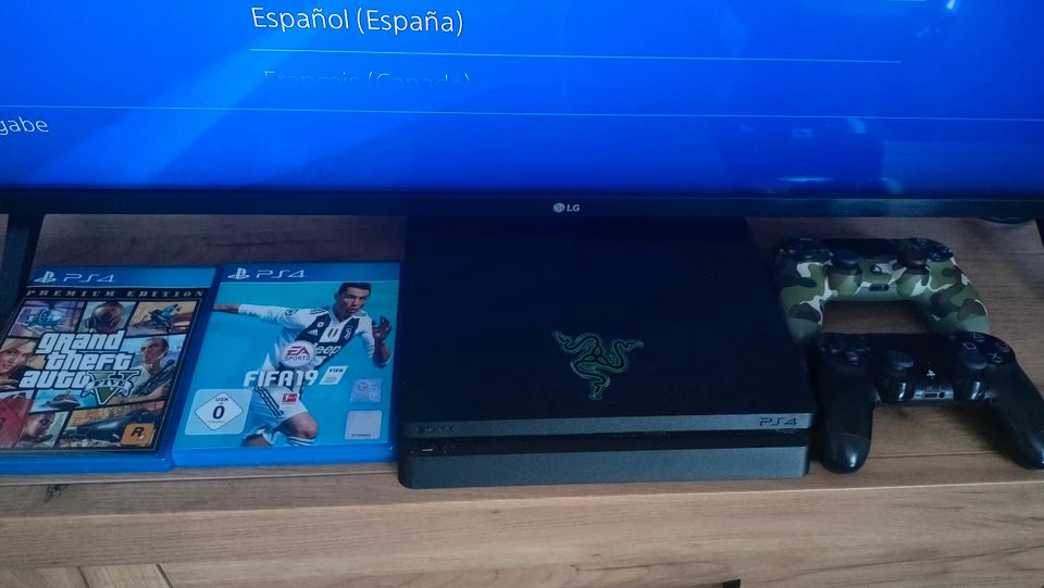 PlayStation 4 Slim + 2 Pads + 3 Spiele in Hennef (Sieg)