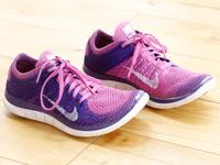 NIKE AIR TURN LAUF FITNESS FREIZEIT SCHUHE SNEAKER LILA 36/37 TOP Hessen - Felsberg Vorschau