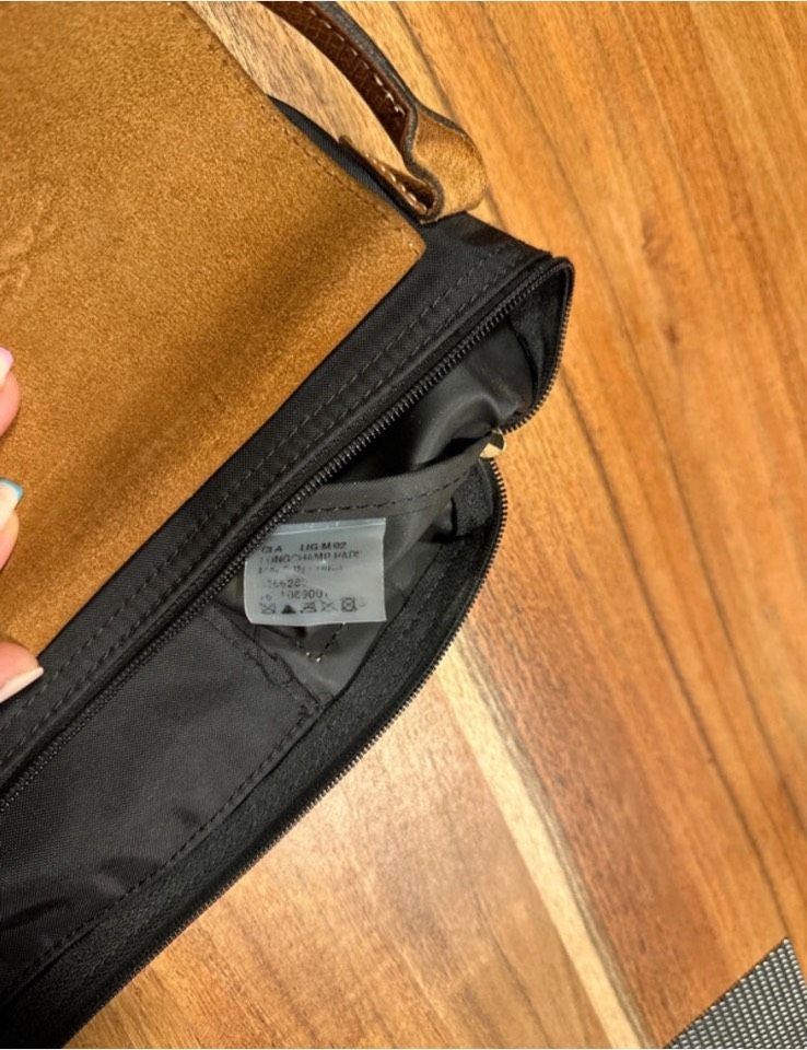 Longchamp Handtasche klein Größe S schwarz in Overath