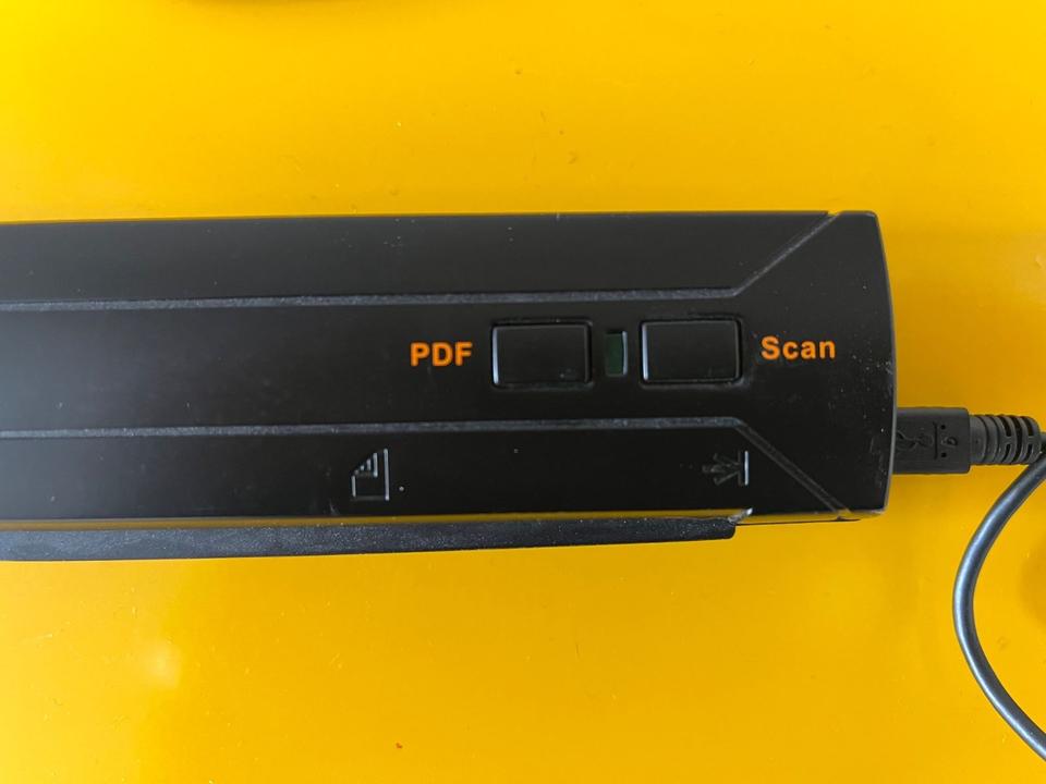 Plustek MobileOffice S400 - Portabler Farbscanner für unterwegs in München
