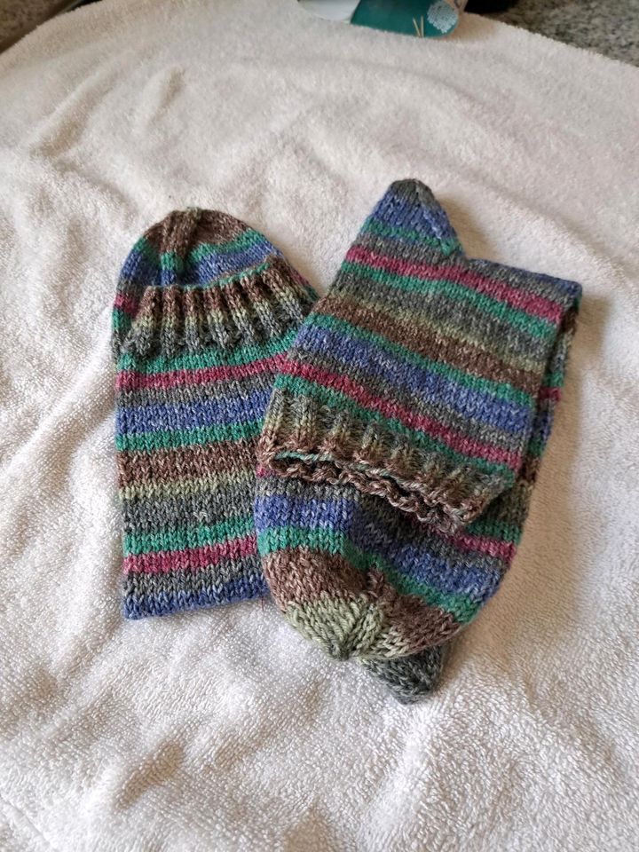 Selbstgestrickte Socken in Kerpen