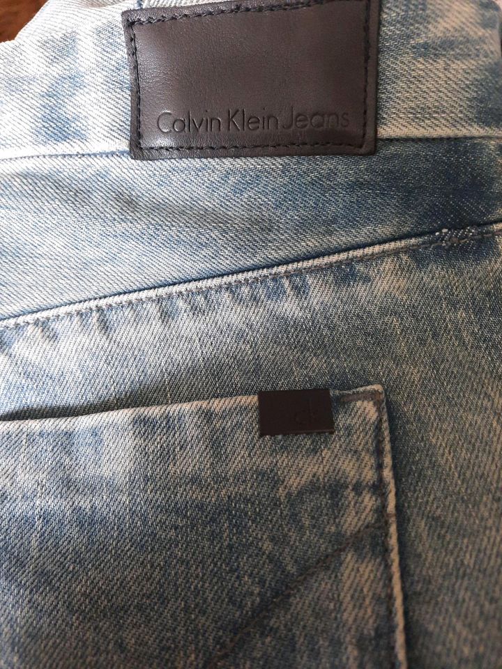 Calvin Klein Cut off Short Jeansshort 27 cool in Lichtenfels
