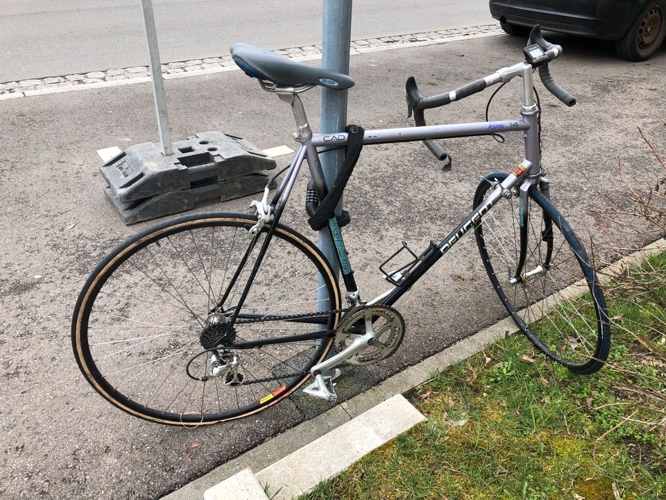 Peugeot Rennrad in Tübingen