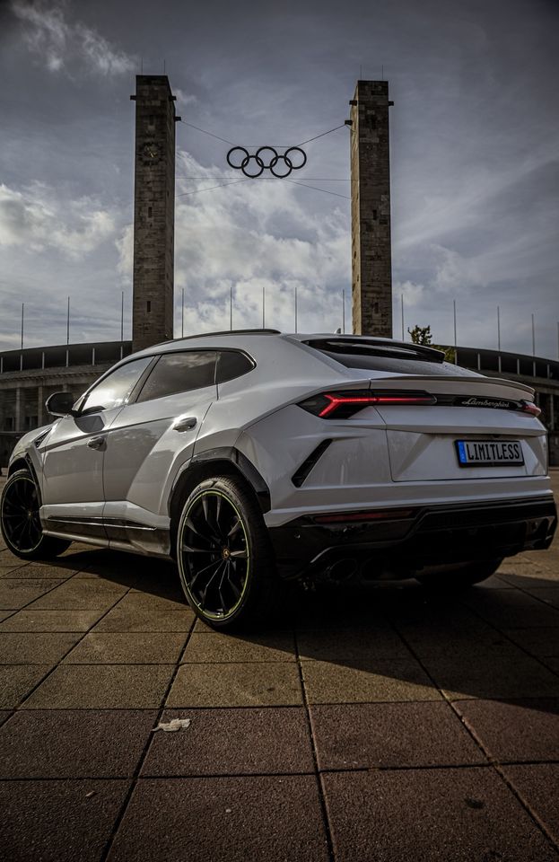 Lamborghini Urus mieten Lambo SUV Sportwagen Hochzeitsauto Exot in Berlin