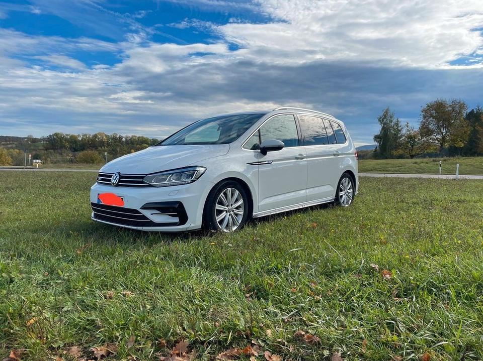 Volkswagen Touran 2.0 TDI SCR DSG Highline Highline  7 Sitz in Edenkoben
