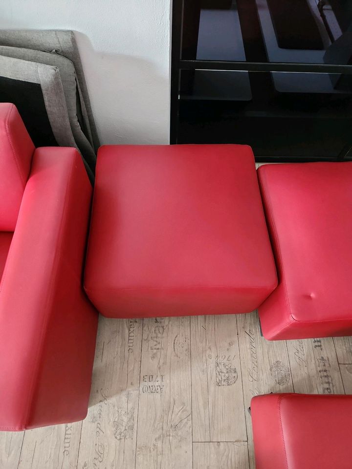 Rotes Sofa, Kunstleder, perfekt für Partykeller in Lohne (Oldenburg)