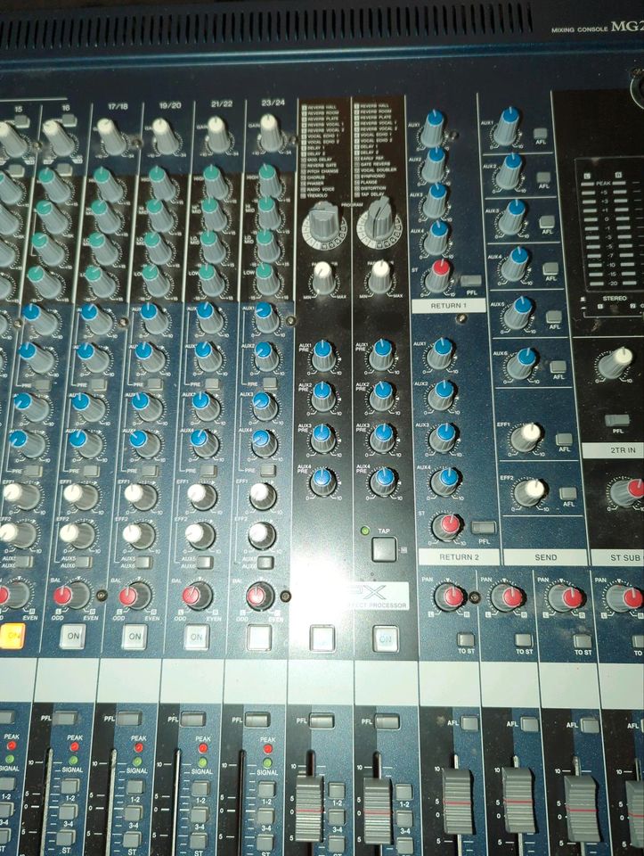 Yamaha MG24/14 fx Mixer in Stapelfeld