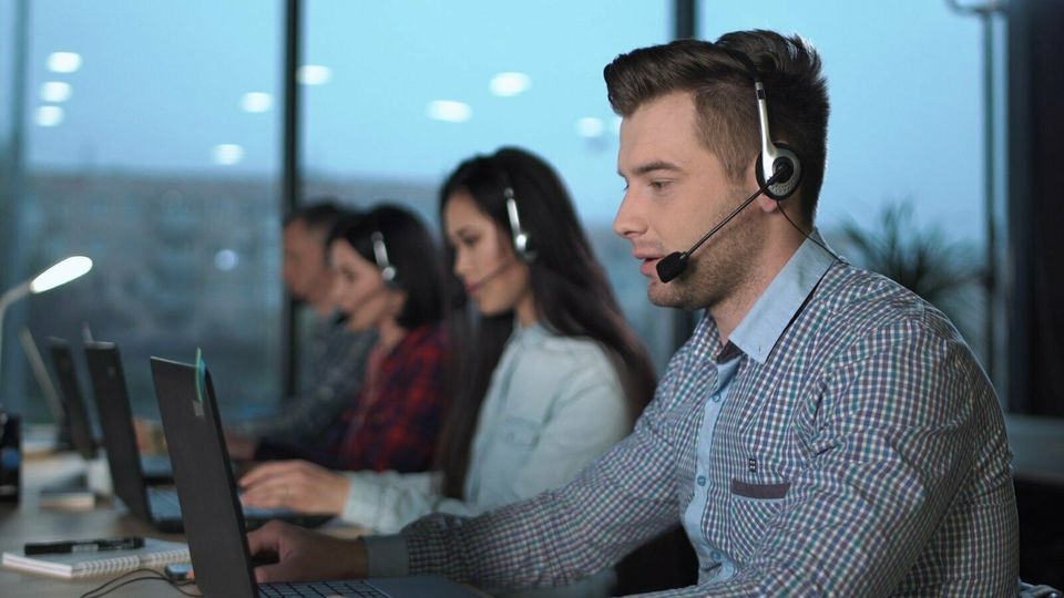 Call Center Mitarbeiter/ innen in Düsseldorf