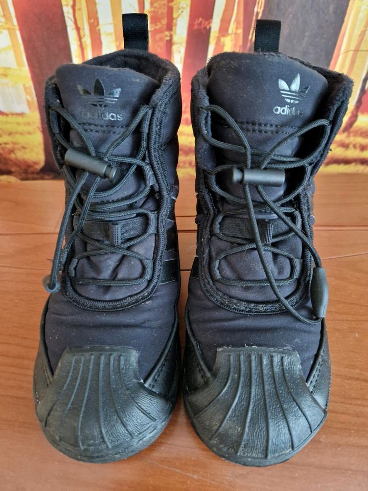 Kinder Adidas Superstar Winterboots Stiefel Winterschuhe Gr. 26 in Neuburg a.d. Donau