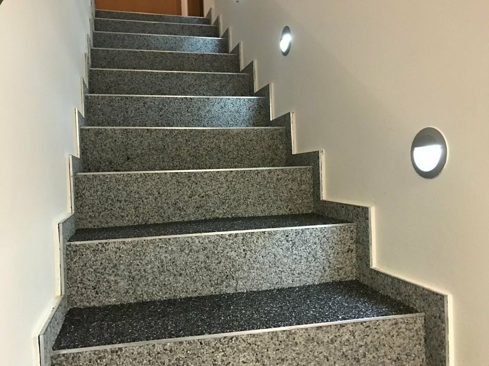 Fugenloser Boden Mikrozement Terrazzo Balkone Industrieboden Garage Steinteppich Beton Cire Designboden Kalkboden Renovierungen Badsanierung Treppe in Obrigheim