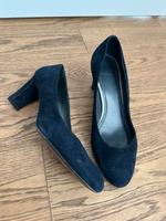 Hochwertige klassische Stuart Weitzmann Echt-Leder-Pumps Gr. 38 München - Bogenhausen Vorschau