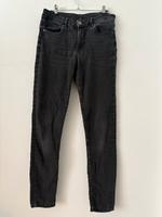 H&M Divided Jeans skinny 40 schwarz regular Hose Frankfurt am Main - Seckbach Vorschau