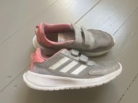 Adidas Hallenschuhe Mödchen 35 Hessen - Seeheim-Jugenheim Vorschau