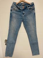 Jeans hellblau LTB Größe 31/32 Nordrhein-Westfalen - Castrop-Rauxel Vorschau