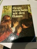 Heute streicheln wir den Baum von Nancy Hoenisch und Elisabeth Ni Nordrhein-Westfalen - Marl Vorschau