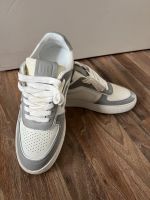 Copenhagen Studios Sneaker weiß grau Gr. 38 NP 180€ Nordrhein-Westfalen - Korschenbroich Vorschau