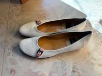 Lara Manni Gr. 41 NEU Ballerina Leder weiß Hessen - Rodenbach Vorschau