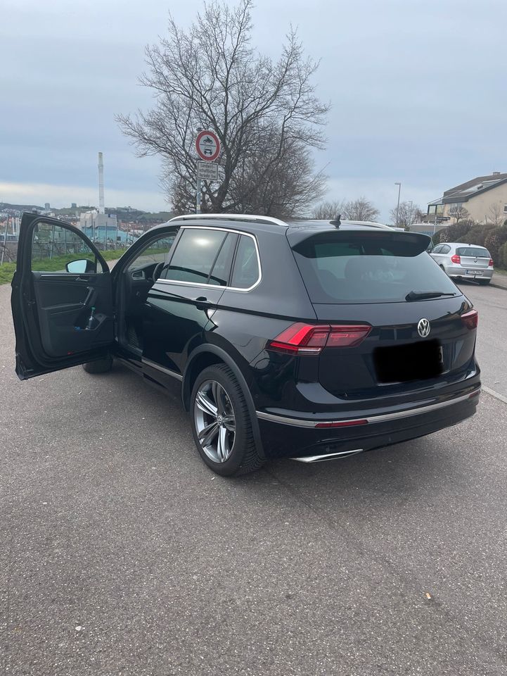 VW Tiguan 2.0 TSI 4Motion (R-Line - DSG - 220PS) in Stuttgart