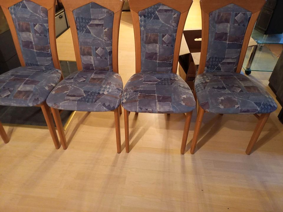 Esszimmer Tisch mit 6 stühlen in Sulzbach-Rosenberg