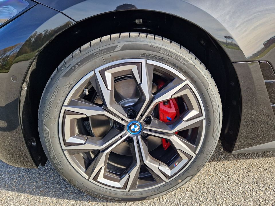 BMW i4 M50 Gran Coupe Elektroauto schwarz metallic M SPORTPAKET in Plattling