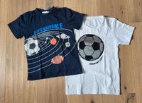 2 Fußball-T-Shirts Gr. 104/110 Rheinland-Pfalz - Heiligenmoschel Vorschau
