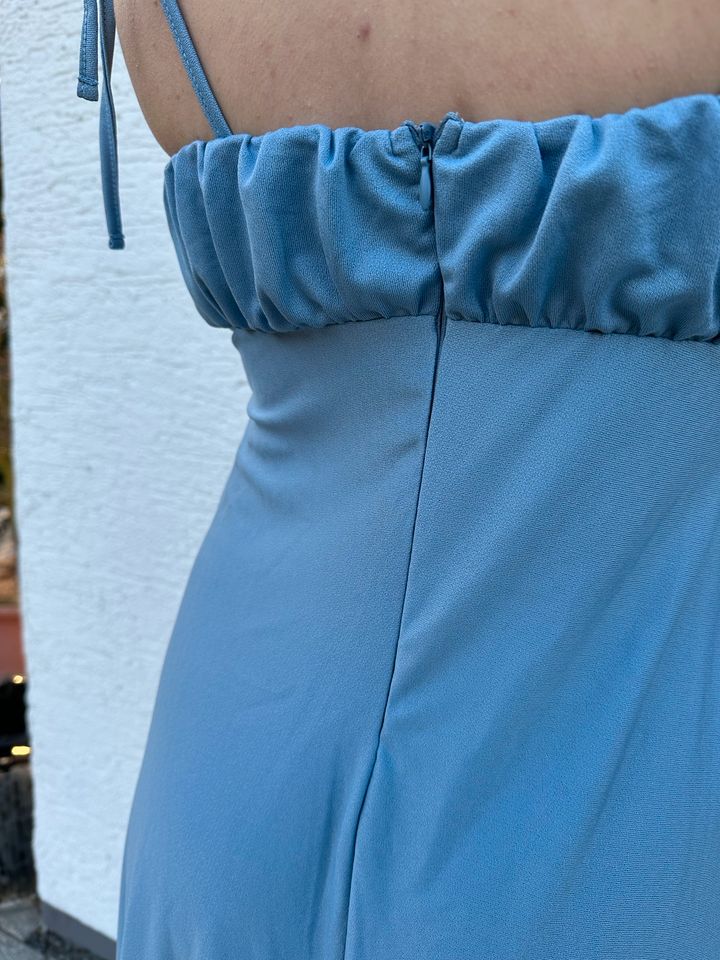 Hellblaues Abendkleid/Abschlusskleid/Sommerkleid in Mudau