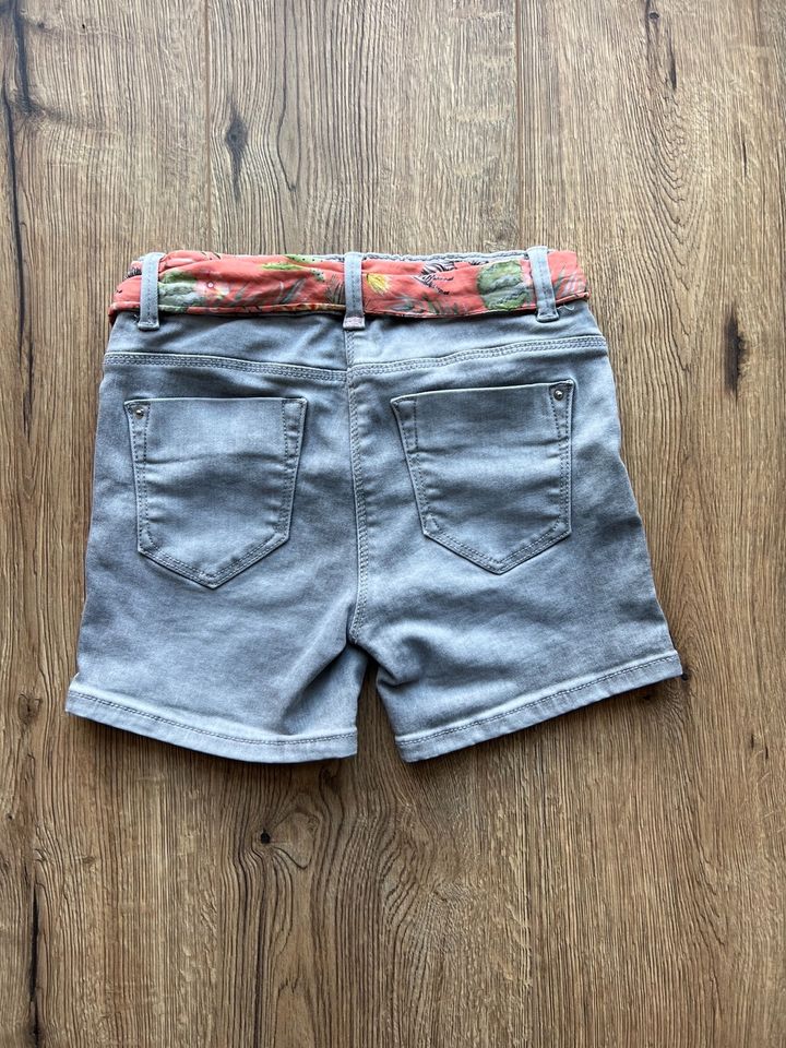 S. Oliver Jeans Shorts Hose kurz 134 in Inden