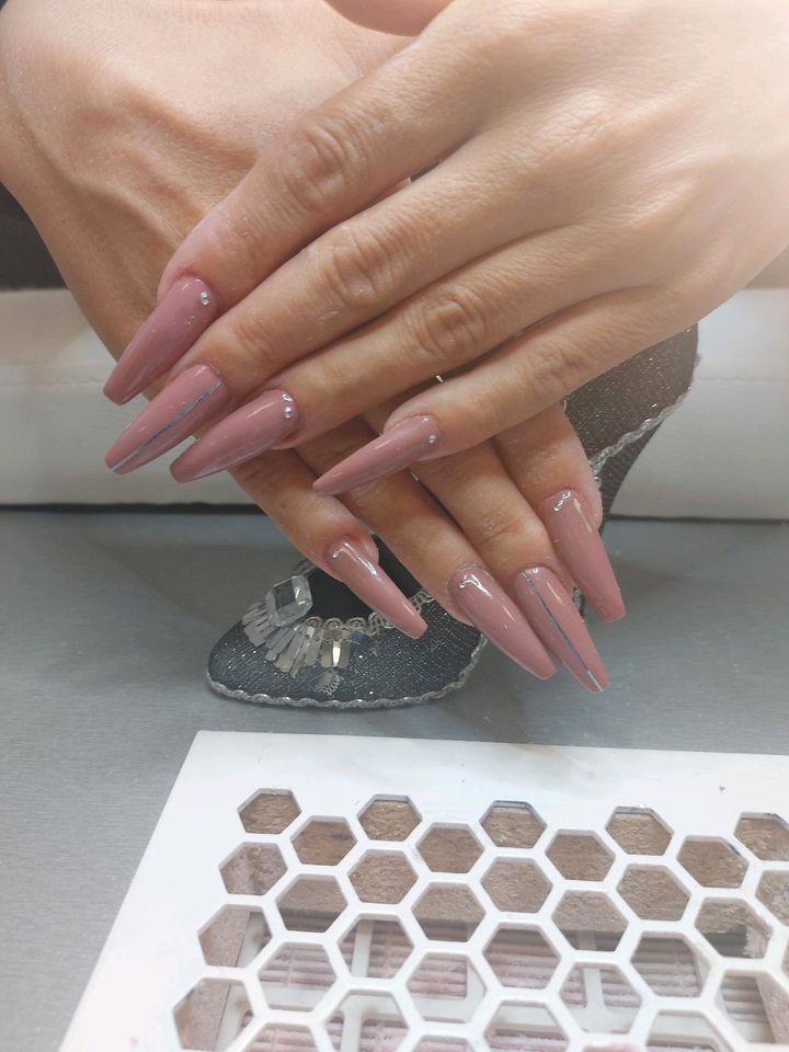 Schulung zertifizierter Nageldesigner /in Gelsystem in Nürnberg (Mittelfr)