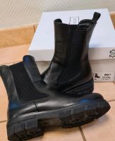 Neuwertig 5th Avenue Boots Schuhe Leder Stiefel Größe 38 schwarz Mecklenburg-Vorpommern - Stralsund Vorschau