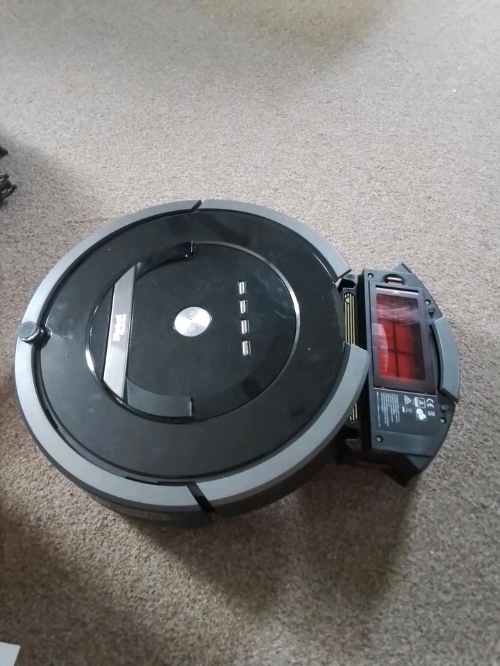 Roomba 880 mit OVP als Ersatzteil-spender irobot Saugroboter in Neukieritzsch