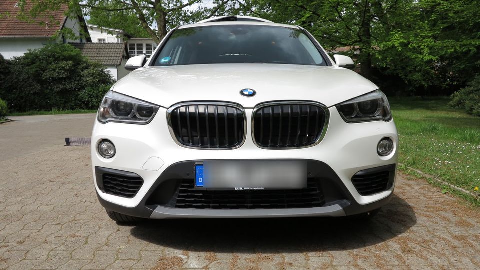 BMW X1 18d Advantage, HU 11/25, Sportsitze, Allwetterreifen, Pano in Bielefeld