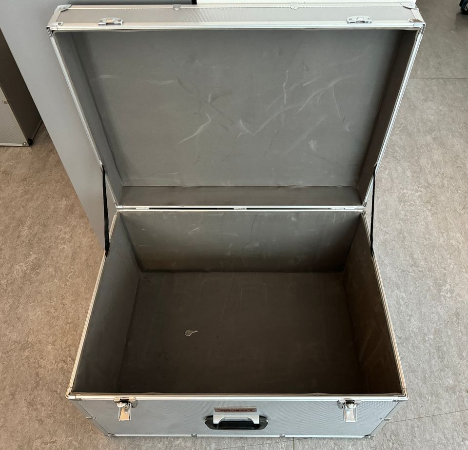 Transportkoffer, Metallkoffer, Case groß, 135 l in Berlin