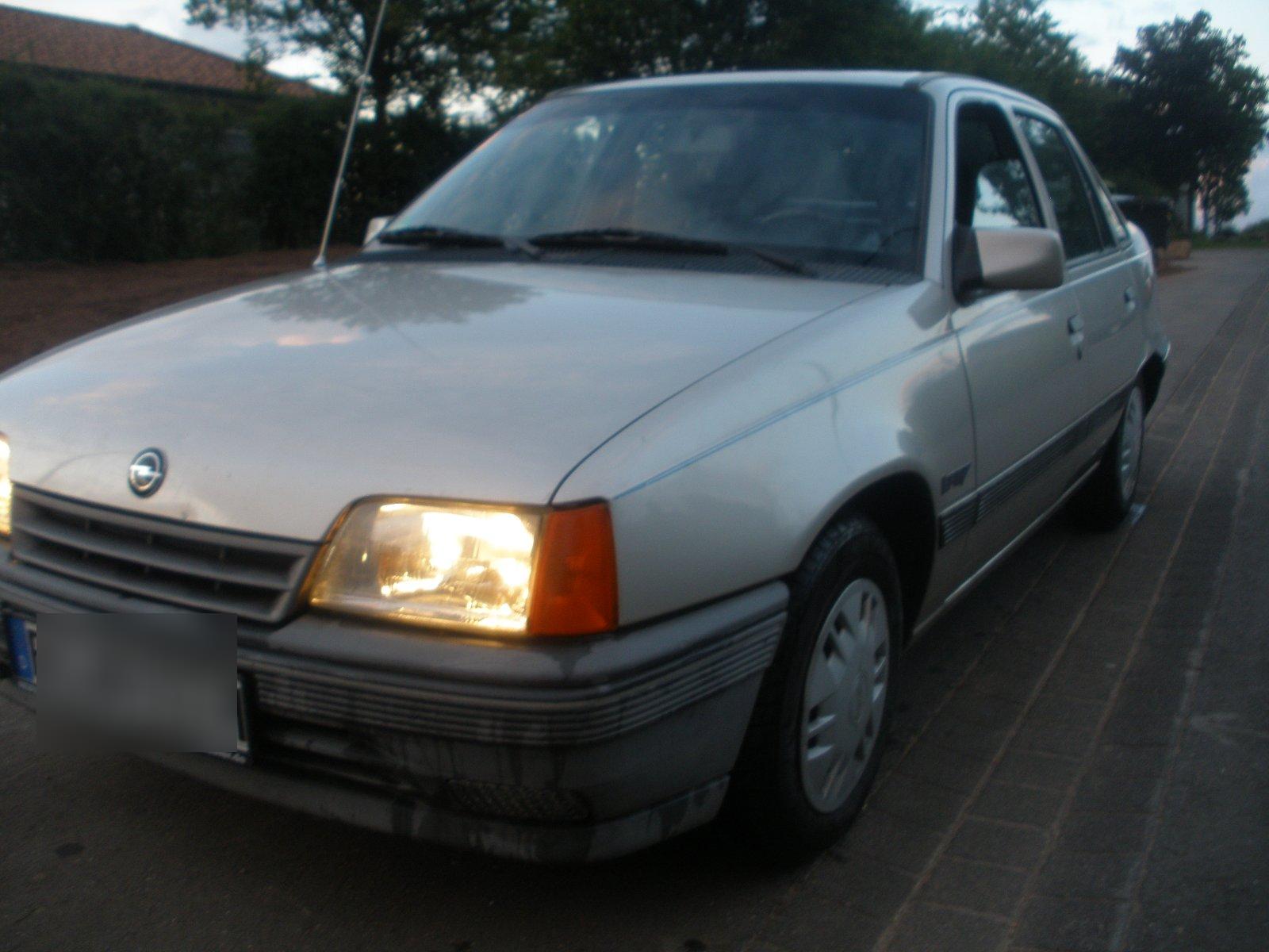 Abbildung des Autos Opel Kadett E Stufenheck…