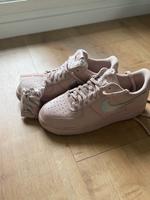 Nike Air Force low pink sherpa Essen - Essen-Kray Vorschau