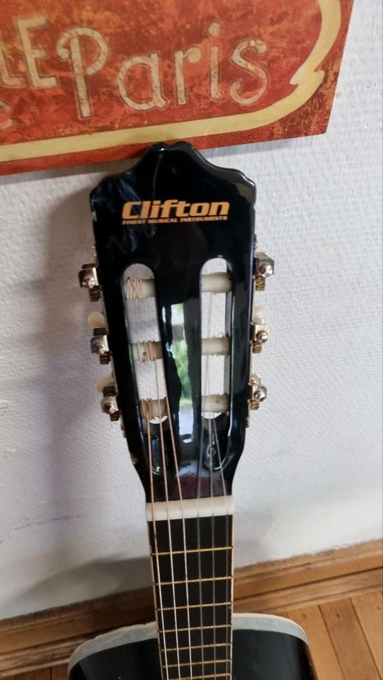 Gitarre Hand Made Clifton Voll funktionsfähig inkl. Tragetasche in Berlin