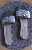 Edle ungetragene Pantoletten, Sandalen von Bata aus Italien Gr.40 Hessen - Fulda Vorschau