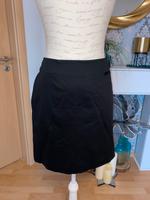 Rock von Hennes h&m gr. 40 schwarz schlicht Bund 39 Cm Hessen - Lauterbach (Hessen) Vorschau