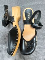 Top ESPRIT Damen Sandalen Holzclogs Gr. 39 schwarz Leder Frankfurt am Main - Nordend Vorschau