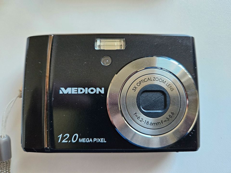 Medion Digitalkamera 12,0 MP in Meiningen